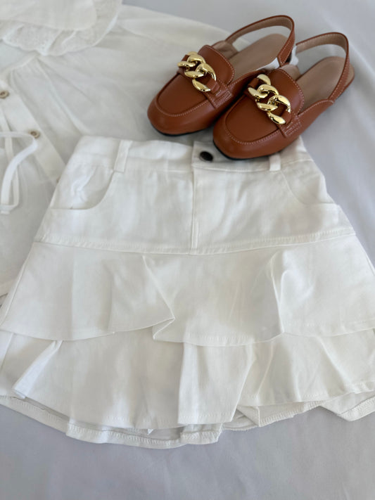 White ruffle skort (midi shorts )
