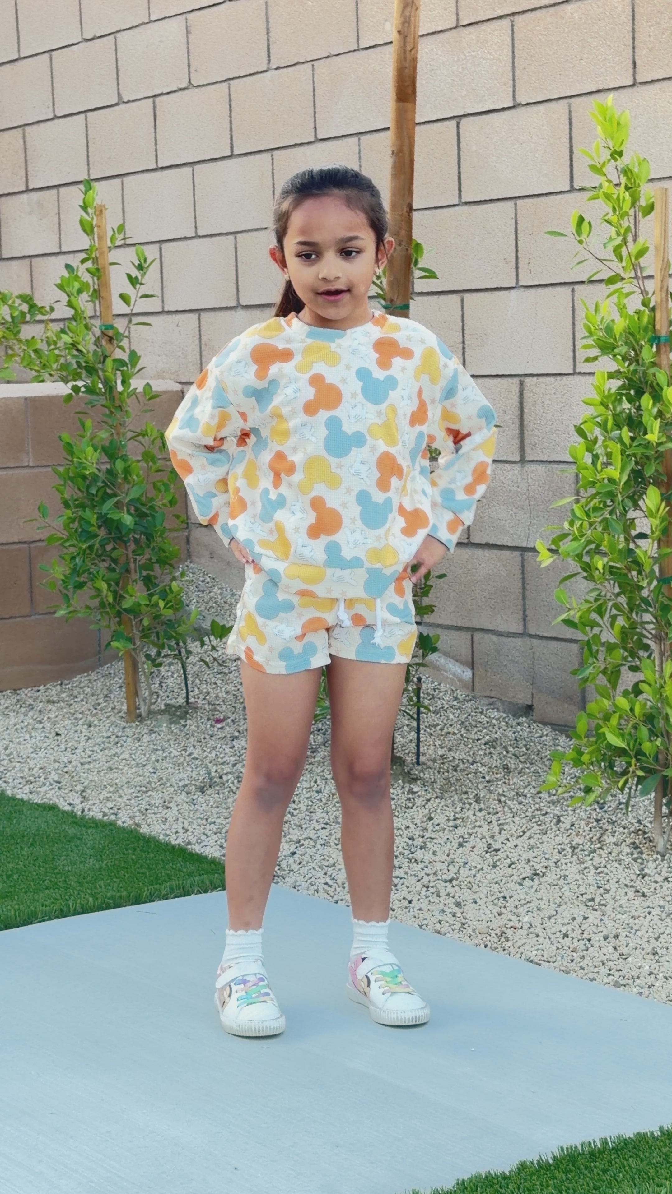 Load video: Girls Waffle Lounge Set – Multicolor Character Print